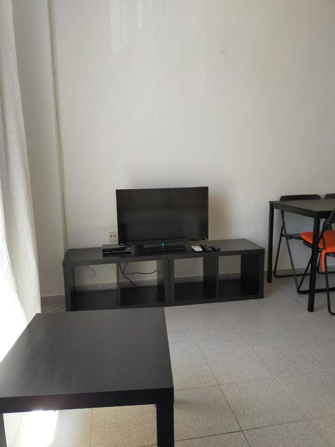 Estudio Comodo En Торевьиа Экстерьер фото